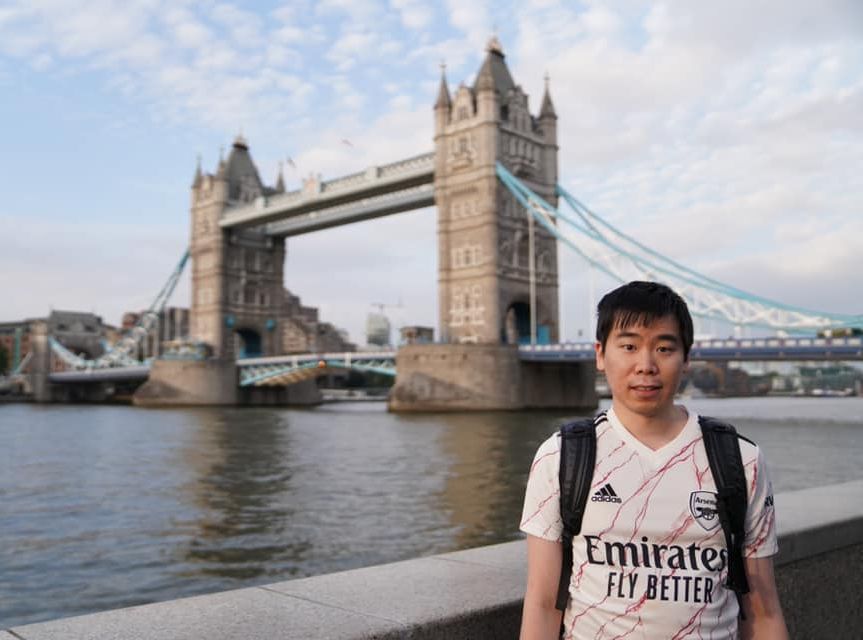 何致宏現時正身處英國。何致宏FB圖片