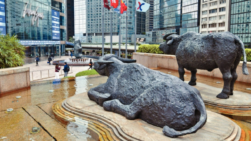 政府積極推動香港成為綠色和可持續金融樞紐。