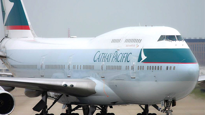 國泰航空為負責進出內地航線的飛行員提供津貼。資料圖片