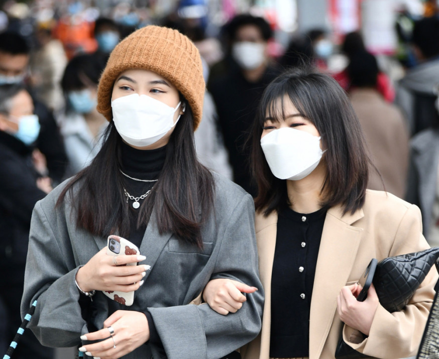 天文台預測,明日回暖周日再凍過,料多區氣溫再跌至個位數。 資料圖片