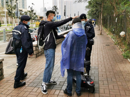 警方打擊非法電動車行動,拉4人。 警方圖片