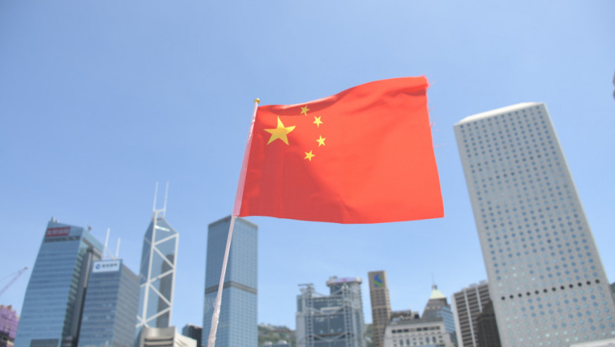 葵青19幅慶國慶橫額被盜,警拘中年漢涉盜竊。