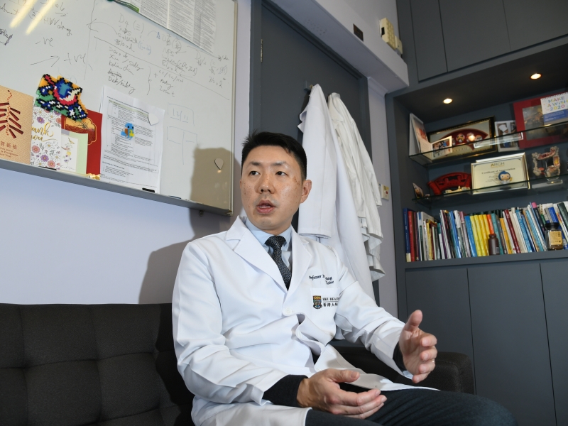 孔繁毅的傳染病科知識,啟蒙自恩師袁國勇,也令他踏上科研之路。