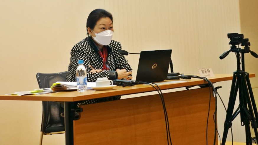 鄭若驊向超過1300名官立中學的校長和教師講解維護國家安全的重要性。