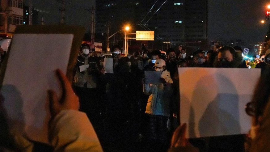 內地近日多處有民眾走上街頭舉出白紙抗爭。資料圖片