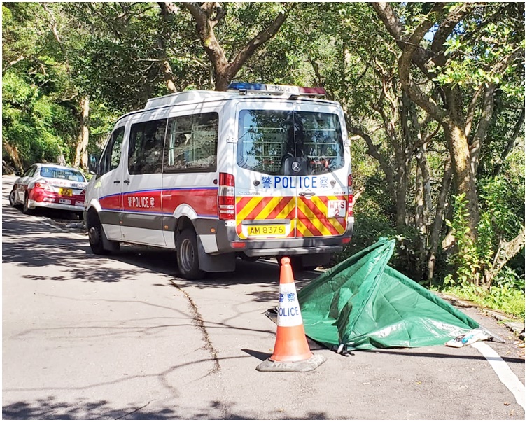 警方以帳篷遮蓋死者遺體。 歐陽偉光攝