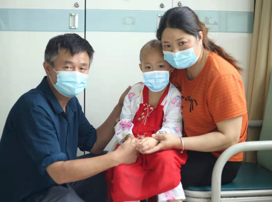 5歲幼女患白血病,無助的母親向公眾求助。