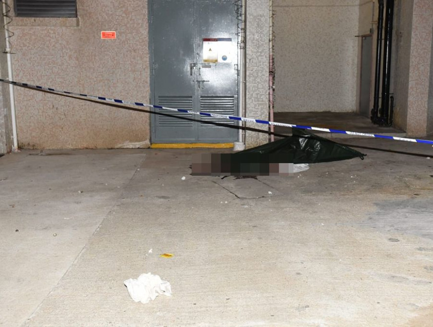 男事主頭部爆裂慘死。