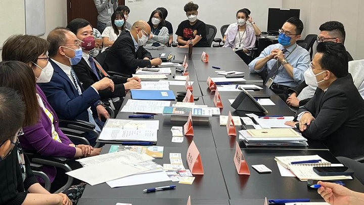 政制及內地事務局局長曾國衞今日到立法會與民建聯會面及交流。