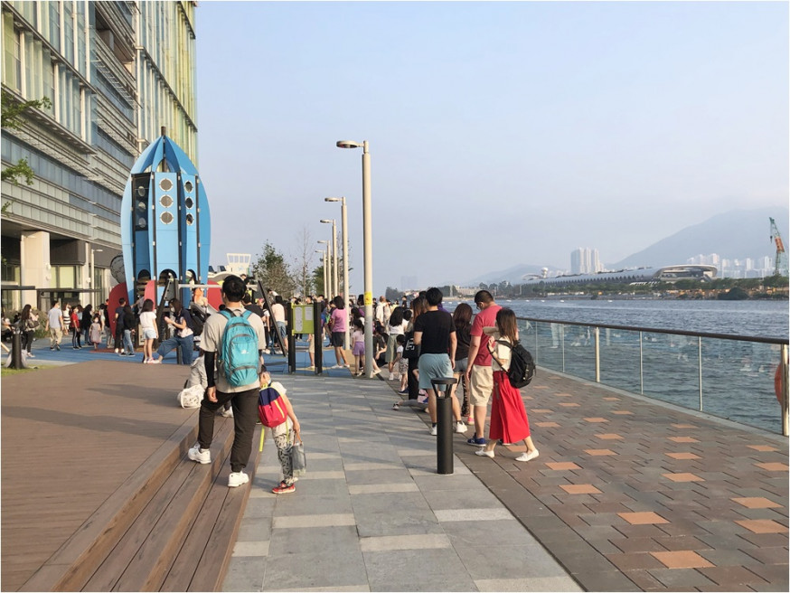 有網民籲市民勿再到兒童醫院的海濱長廊遊玩,結果引起熱議。網圖