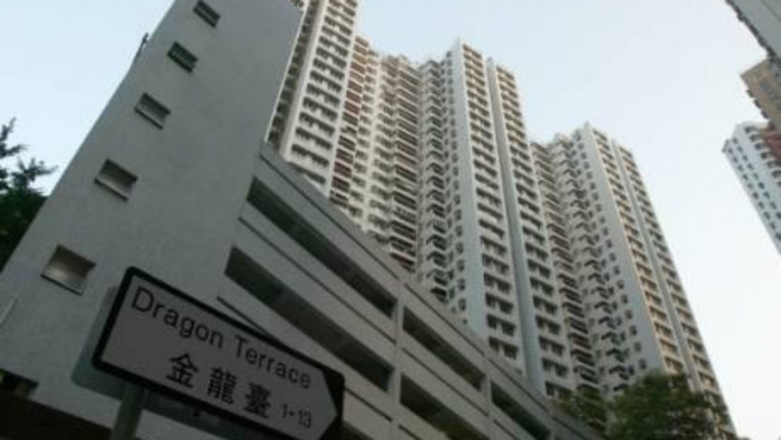 受害事主居北角金龍大廈。資料圖片