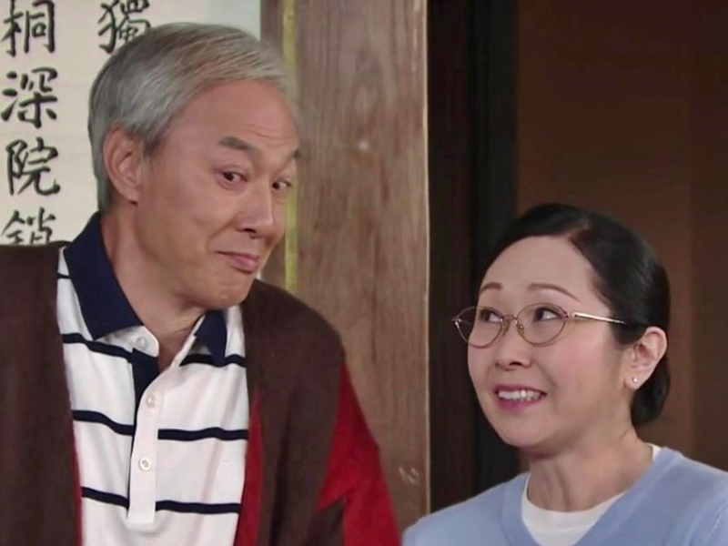 樓主指,今年母親竟主動問樓主父親節應該送甚麼作禮物,令他深感驚訝。《愛·回家之開心速遞》劇照