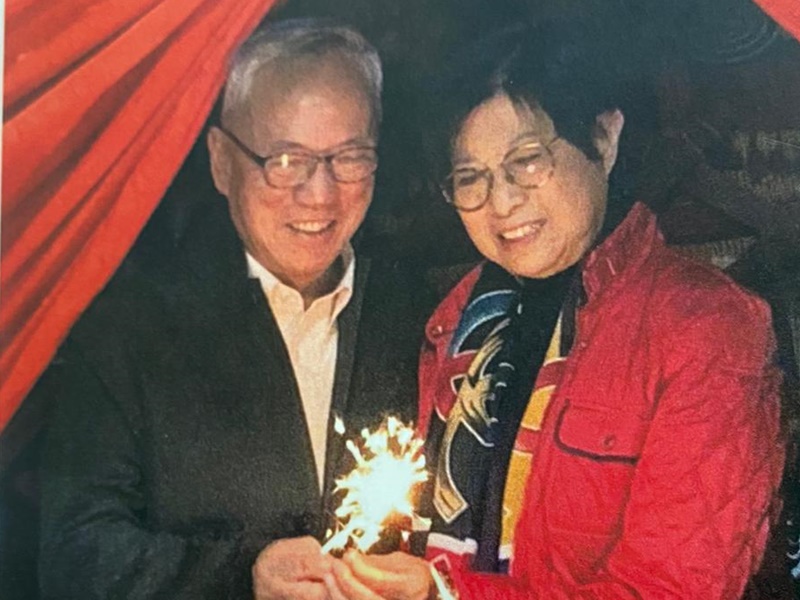 煲呔金婚感謝太座不離棄。