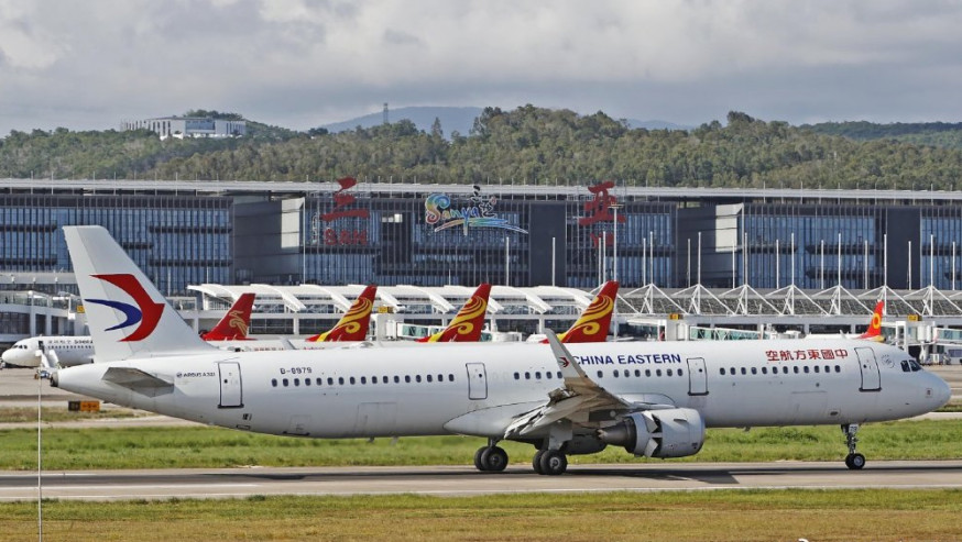 海南三亞2156名滯留遊客搭乘14架次飛機返程。