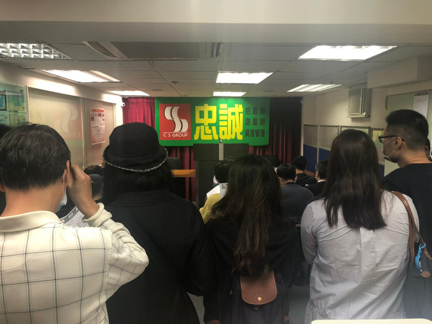 清水灣半島銀主盤960萬拍出,錄3組客爭購。