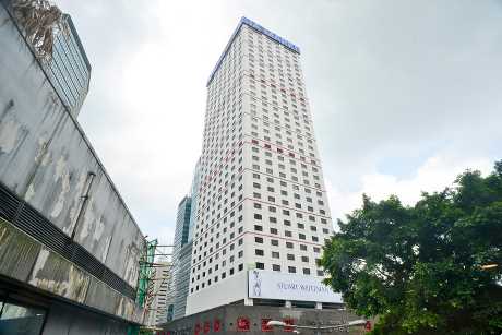中環美國銀行中心高層呎租43元低市價10% 。