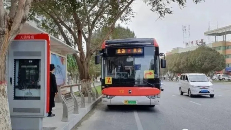 烏魯木齊明日起逐步恢復巴士等公共交通。網圖