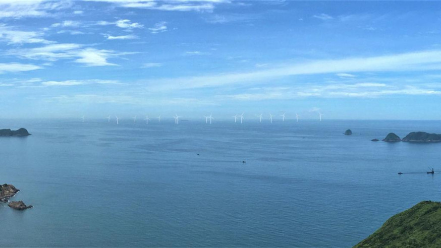 中電正積極推展海上風力發電場的可行性及前期工程研究，圖為從清水灣郊野公園大嶺峒觀景位置遠眺海上風力發電場的示意圖。